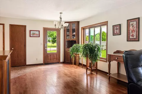 Entry Way - 1430 Willow, La Crescent, MN 55947 photo 1 of 3