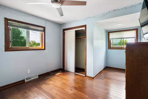 Bedroom - 1430 Willow, La Crescent, MN 55947 photo 5 of 6