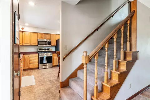Entry Way - 1430 Willow, La Crescent, MN 55947 photo 3 of 3