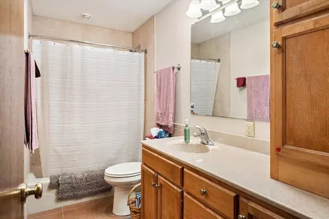Bath - 1430 Willow, La Crescent, MN 55947 photo 1 of 3