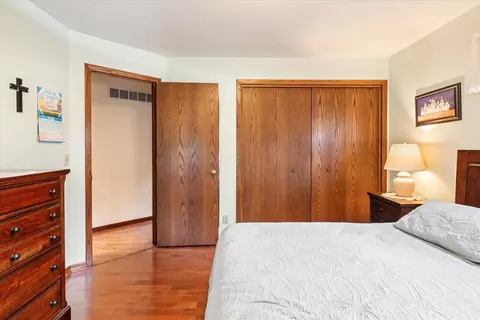 Bedroom - 1430 Willow, La Crescent, MN 55947 photo 3 of 6