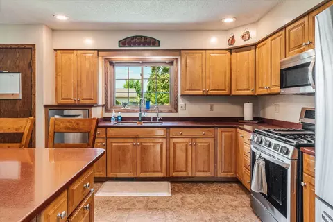 Kitchen - 1430 Willow, La Crescent, MN 55947 photo 1 of 2