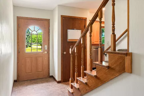 Entry Way - 1430 Willow, La Crescent, MN 55947 photo 2 of 3