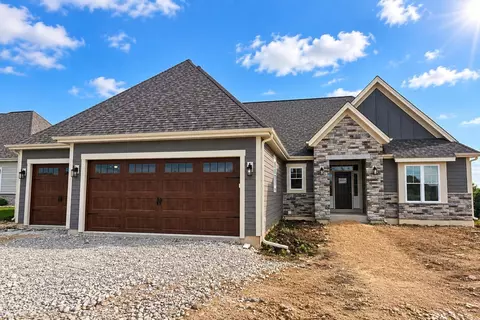 1607 Sauk, Waukesha, WI 53189