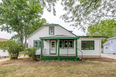 2502 W Kimberly, Milwaukee, WI 53221