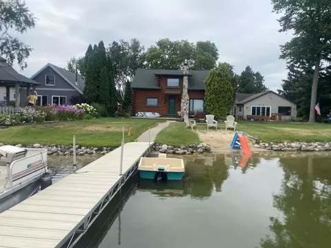 w988 Shorewood Drive, East Troy, WI 53120