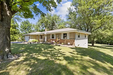 w230s5930 Molla, Waukesha, WI 53189
