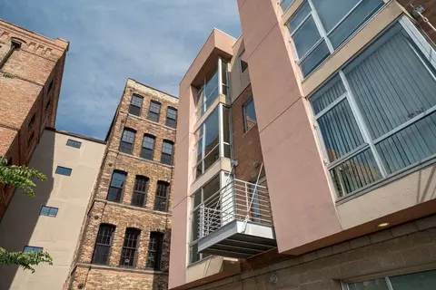 1725 N Palmer #G, Milwaukee, WI 53212