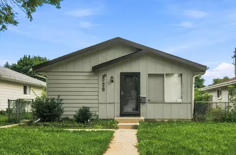 8528 W Potomac, Milwaukee, WI 53225