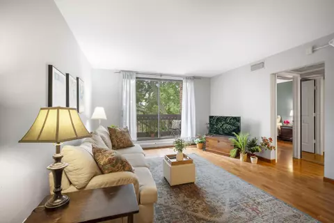 2200 W Good Hope #317, Glendale, WI 53209