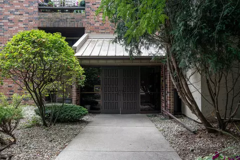 2350 W Good Hope #254, Glendale, WI 53209