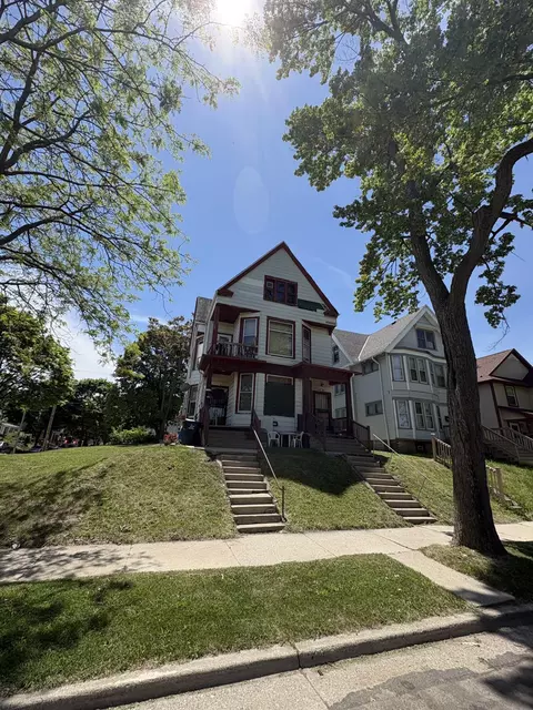 2105 W Mckinley #2107, Milwaukee, WI 53205