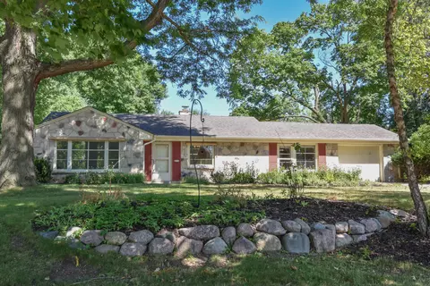 4204 Menomonee Riv, Wauwatosa, WI 53222