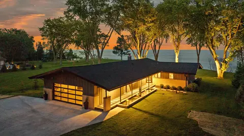 13464 N Lakewood, Mequon, WI 53097
