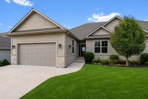 460 S Stone Rdg, Lake Geneva, WI 53147