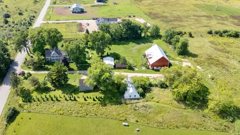 1615 Ulao, Grafton, WI 53024