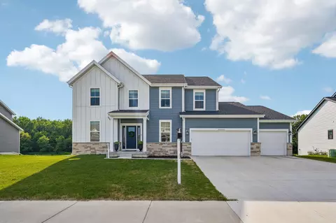 w242n5623 Peppertree, Sussex, WI 53089