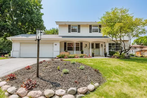 2745 N 117th, Wauwatosa, WI 53222