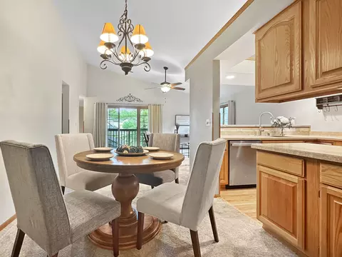 Dining - 2264 Circle Rdg #D, Delafield, WI 53018 photo 2 of 2