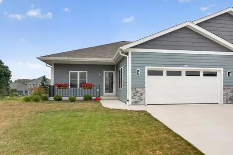 1361 Scenic Pointe, Hartford, WI 53027