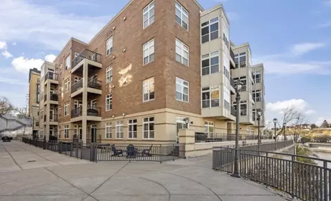 1905 N Water #100, Milwaukee, WI 53202