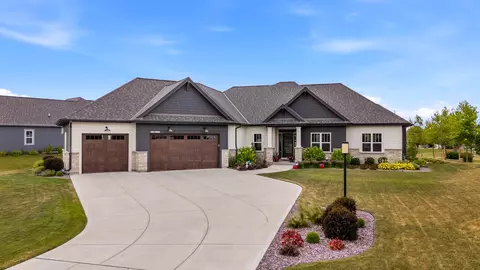 w198n4971 Hickory, Menomonee Falls, WI 53051