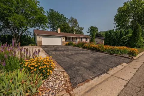 384 Ridge, Juneau, WI 53039