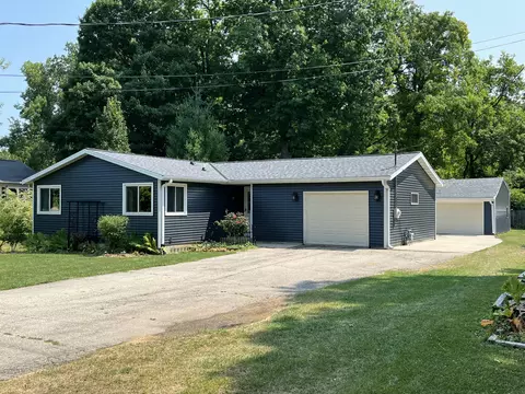 4225 Mona Park, Racine, WI 53405