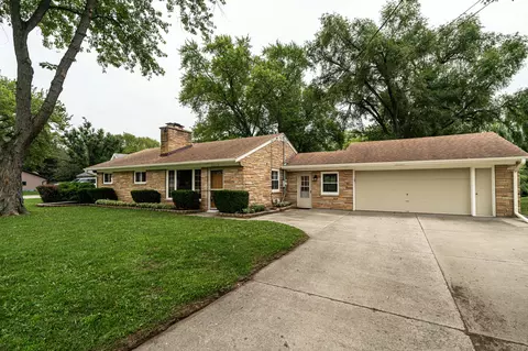 3017 W Franklin, Franklin, WI 53132