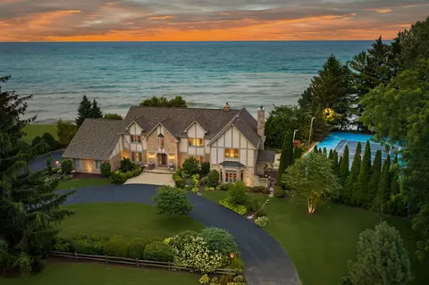 704 Waters Edge, Racine, WI 53402