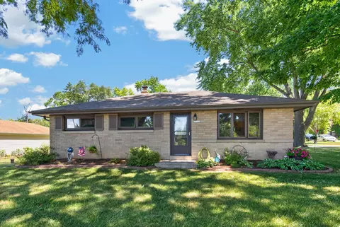 10380 S Chicago, Oak Creek, WI 53154