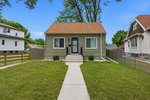4555 N 39th, Milwaukee, WI 53209