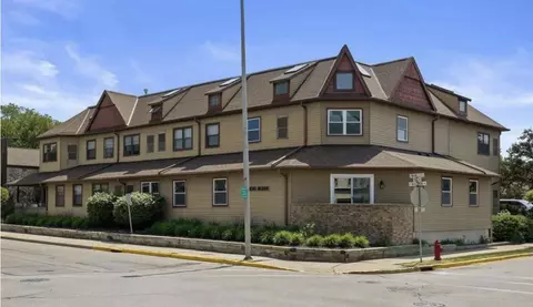 100 Main #202, Pewaukee, WI 53072