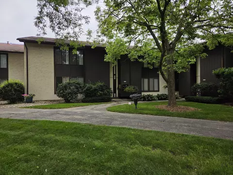 2450 W Good Hope #49, Glendale, WI 53209