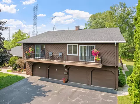2421 Cross Crk UNIT D, Sheboygan, WI 53081