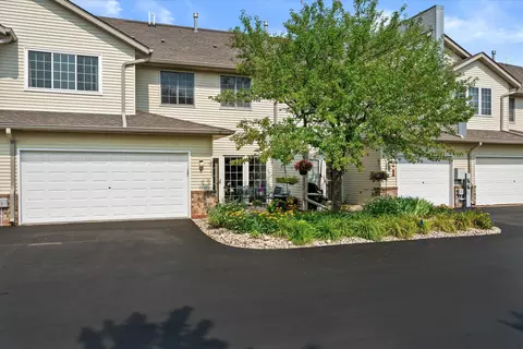 2415 Fox Riv #B, Waukesha, WI 53189
