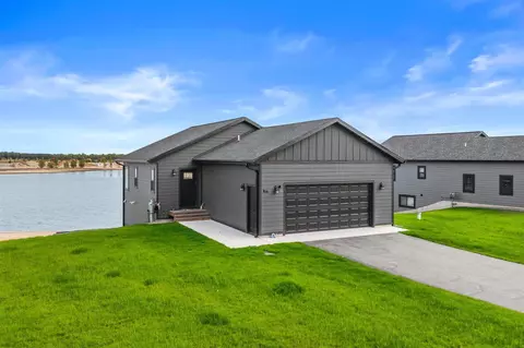 w5908 Sand By Me Drive, Germantown, WI 53950