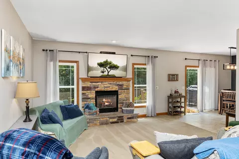 Living - 4086 Pineview, Onalaska, WI 54650 photo 1 of 1