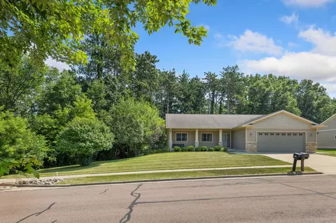 Exterior - 4086 Pineview, Onalaska, WI 54650 photo 3 of 5
