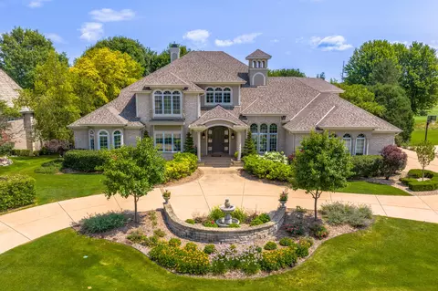 800 Ponderosa, Hartland, WI 53029