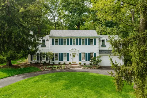 1065 Lower Ridgeway, Elm Grove, WI 53122