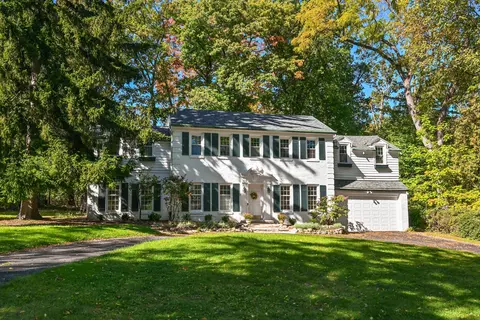 1065 Lower Ridgeway, Elm Grove, WI 53122