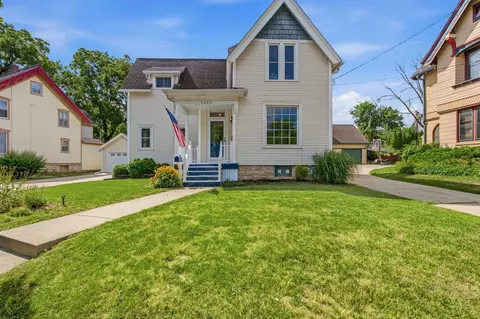 7405 Milwaukee, Wauwatosa, WI 53213