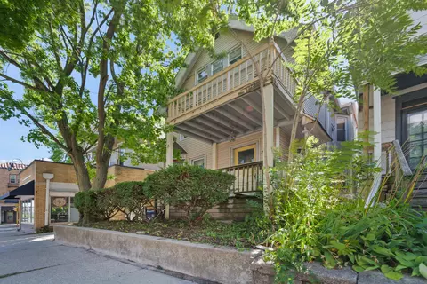 1972 N Farwell, Milwaukee, WI 53202