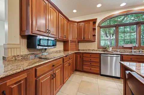 Kitchen - n5590 Moos Road, Onalaska, WI 54650 photo 2 of 5