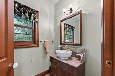 Bath - n5590 Moos Road, Onalaska, WI 54650 photo 1 of 7