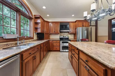 Kitchen - n5590 Moos Road, Onalaska, WI 54650 photo 3 of 5
