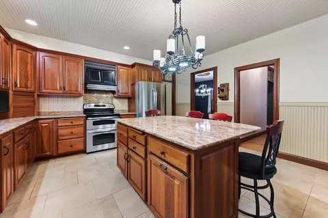Kitchen - n5590 Moos Road, Onalaska, WI 54650 photo 4 of 5
