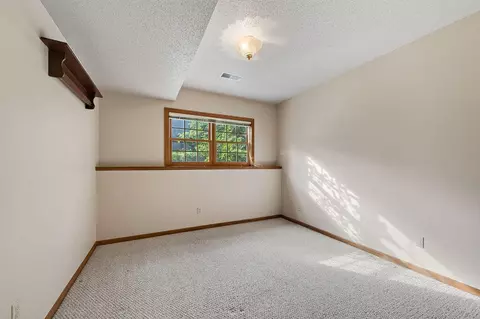 Bedroom - n5590 Moos Road, Onalaska, WI 54650 photo 2 of 11