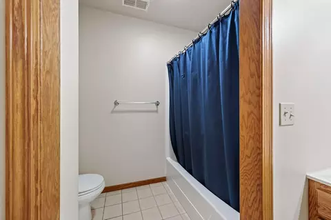 Bath - n5590 Moos Road, Onalaska, WI 54650 photo 3 of 7